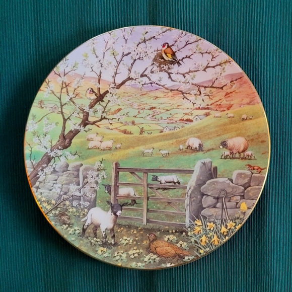 Complete Plate Collection of "All Creatures Great and Small" - Picture 1 of 13